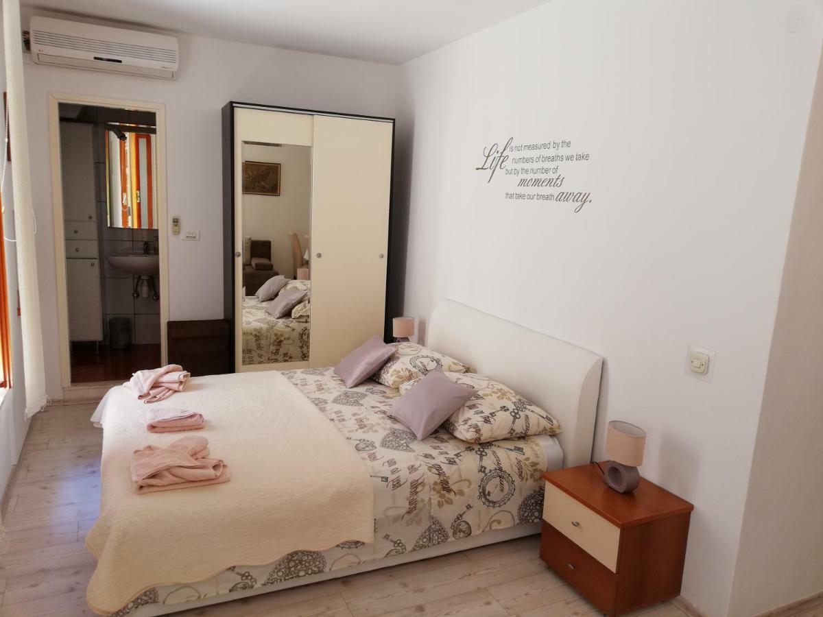 M & J Central Suites Korcula Town Exterior photo